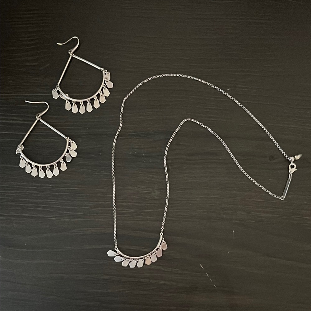 Kendra Scott Sydney Short Pendant Necklace and Matching Earrings
